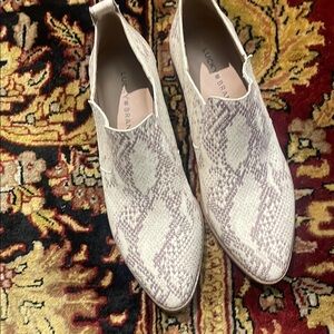 Lucky Brand Women's Snakeskin Ankle Boots - Cream and Brown